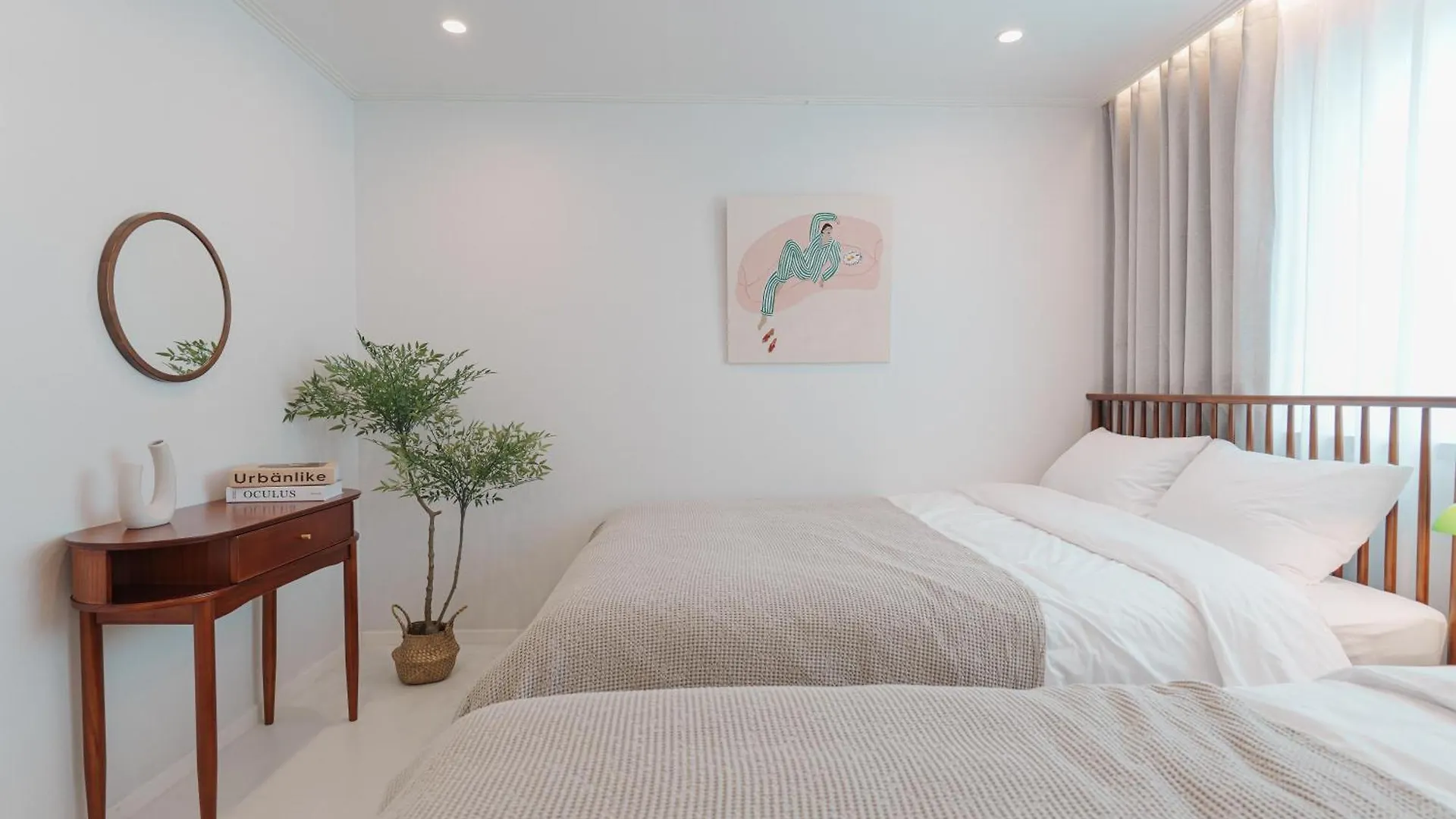 Daire Open Sale, Song Stay Park, Airport Railroad, Hongdae Station, Yeontral Park, 7 People, Queen Bed, Air Conditioner In Each Room, Dryer, Wifi, Foreigners Only Seul