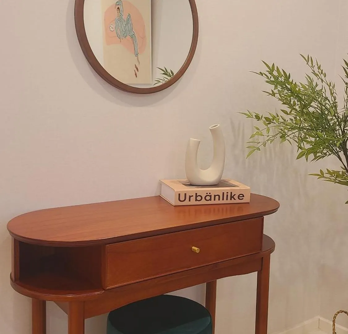 Open Sale, Song Stay Park, Airport Railroad, Hongdae Station, Yeontral Park, 7 People, Queen Bed, Air Conditioner In Each Room, Dryer, Wifi, Foreigners Only Seul 0*,