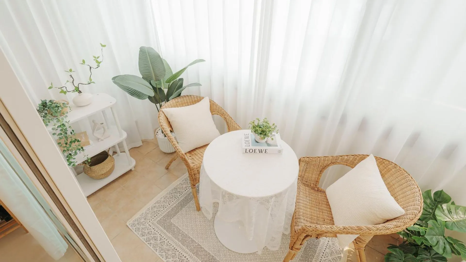 Open Sale, Song Stay Park, Airport Railroad, Hongdae Station, Yeontral Park, 7 People, Queen Bed, Air Conditioner In Each Room, Dryer, Wifi, Foreigners Only Сеул Апартаменты