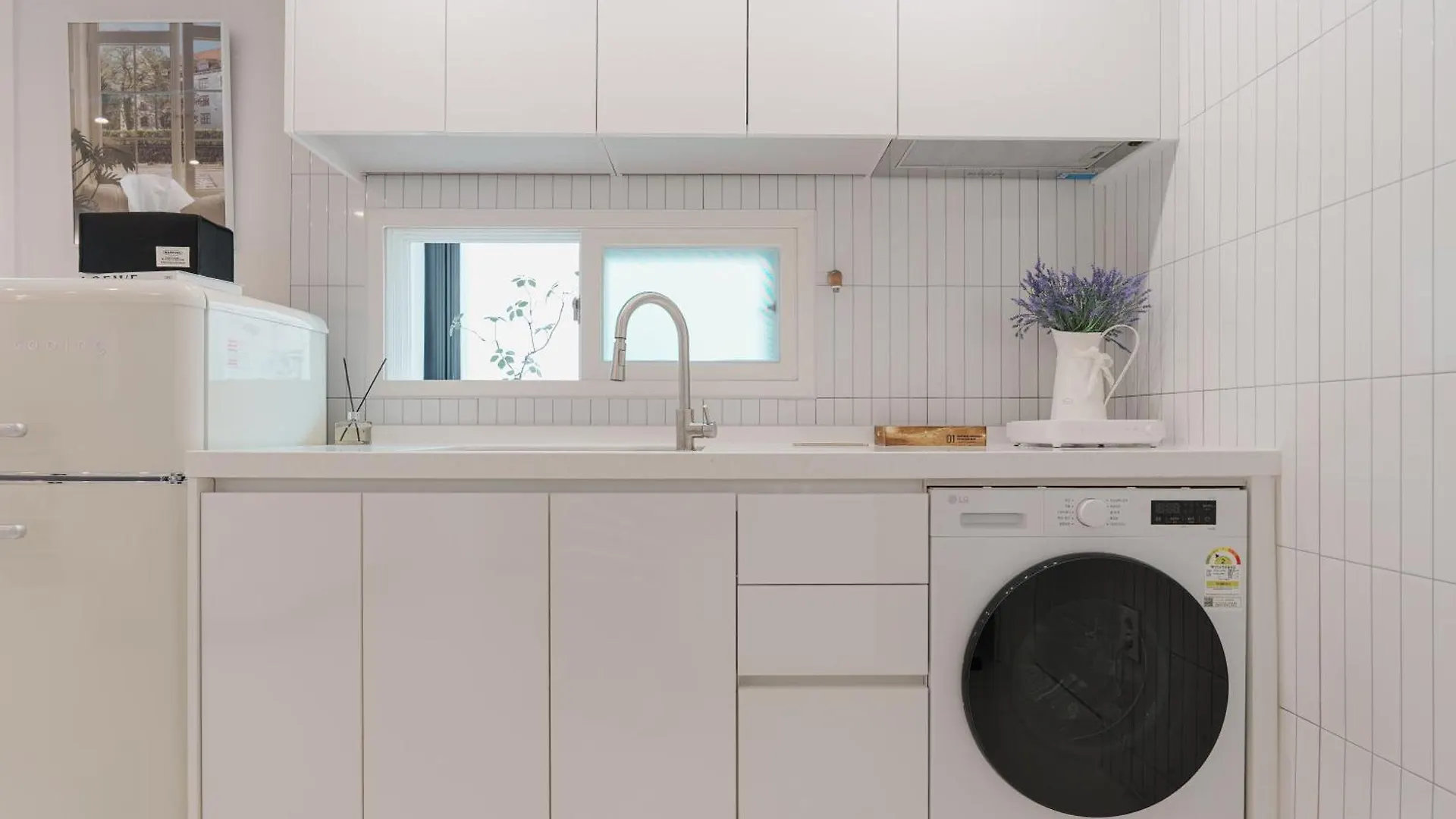 Апартаменты Open Sale, Song Stay Park, Airport Railroad, Hongdae Station, Yeontral Park, 7 People, Queen Bed, Air Conditioner In Each Room, Dryer, Wifi, Foreigners Only Сеул Южная Корея