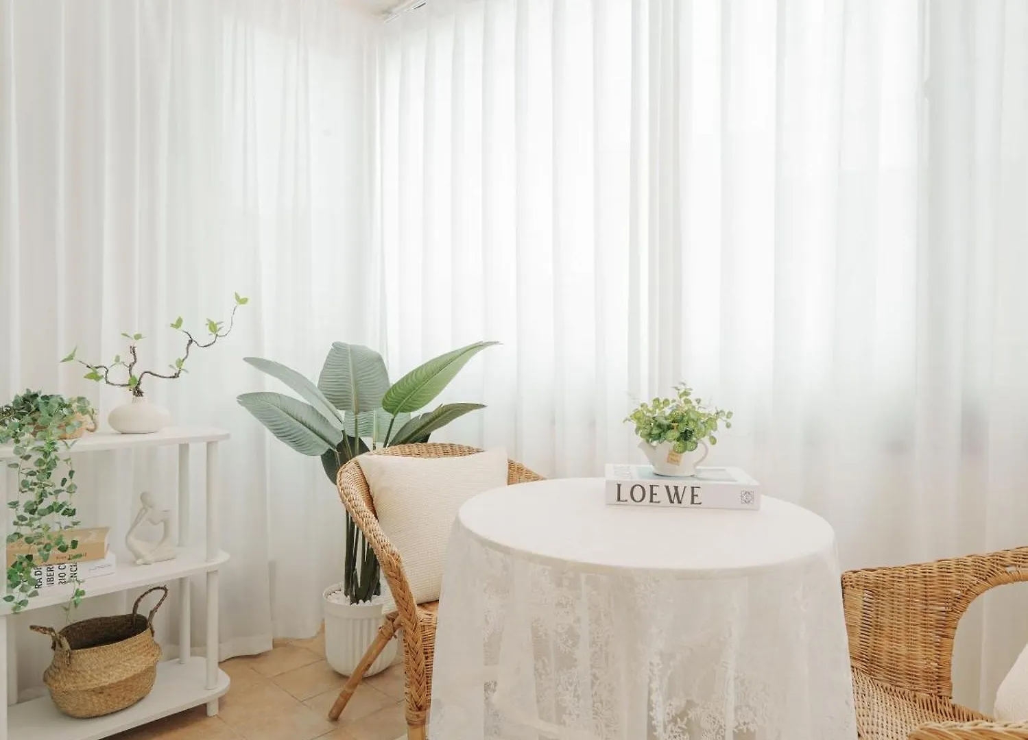 Open Sale, Song Stay Park, Airport Railroad, Hongdae Station, Yeontral Park, 7 People, Queen Bed, Air Conditioner In Each Room, Dryer, Wifi, Foreigners Only Сеул